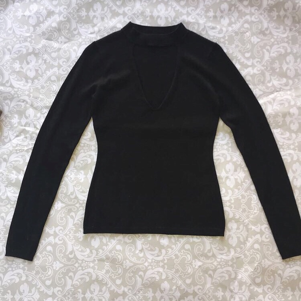 Black low cut long sleeve